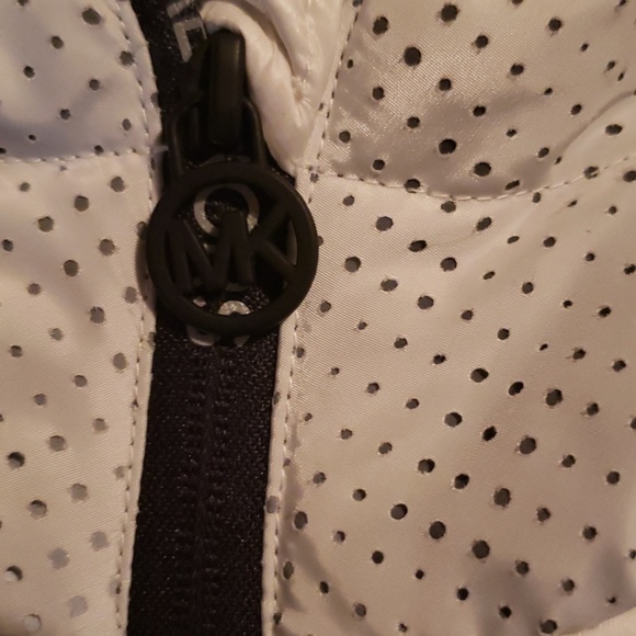 Michael Kors womens puffer vest - Picture 7 of 8